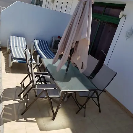 Apt With Sea View And Large Swimming Pool Apartment *