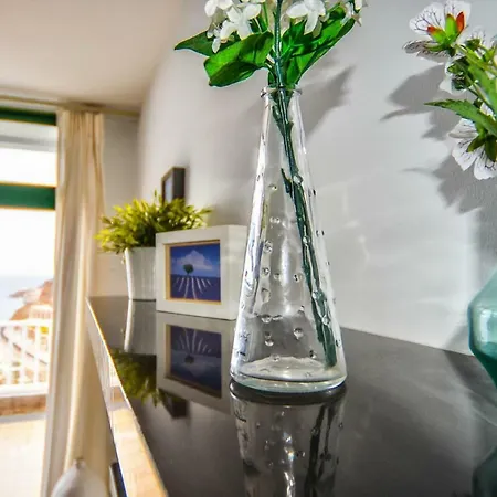 Apt With Sea View And Large Swimming Pool *