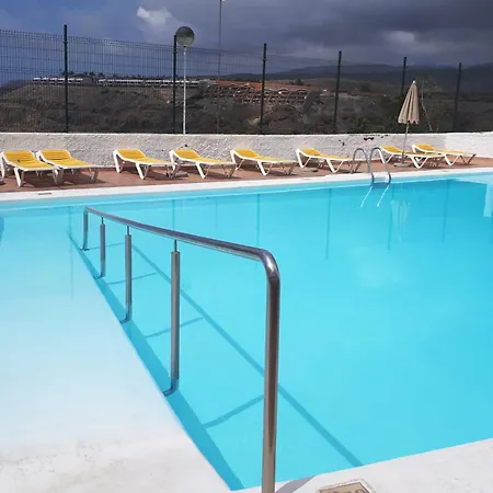 Apt With Sea View And Large Swimming Pool Daire *