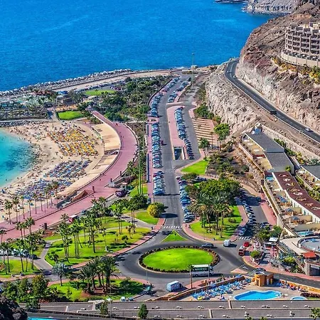 Apt With Sea View And Large Swimming Pool Daire