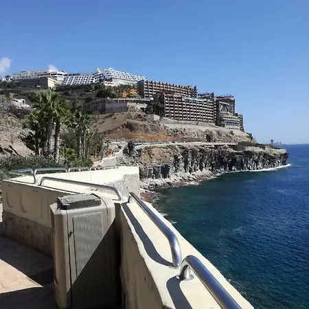 Apt With Sea View And Large Swimming Pool Amadores