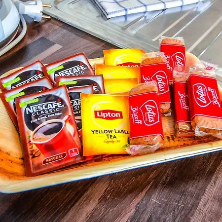 Apt With Sea View And Large Swimming Pool