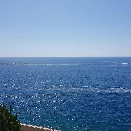 Apt With Sea View And Large Swimming Pool *