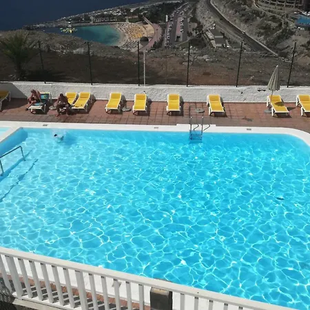 Apt With Sea View And Large Swimming Pool