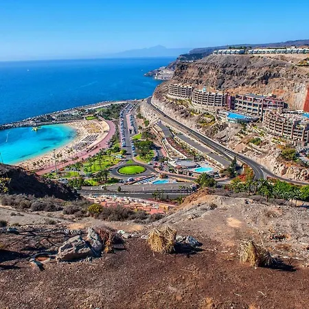 Apt With Sea View And Large Swimming Pool