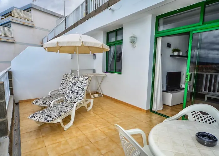Apt With Sea View And Large Swimming Pool